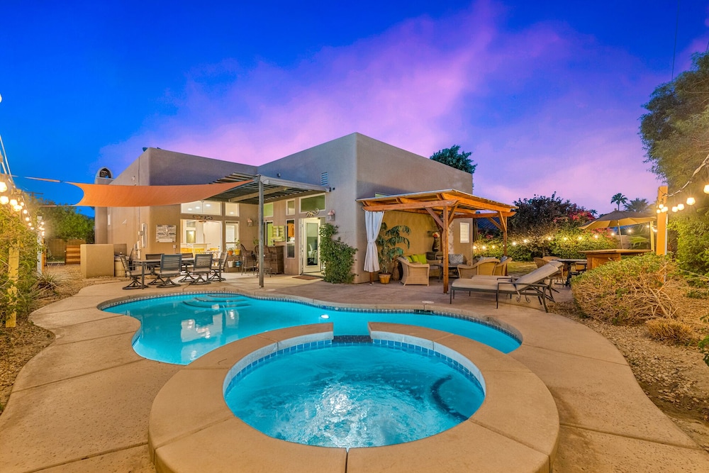 Luxury House photo 1