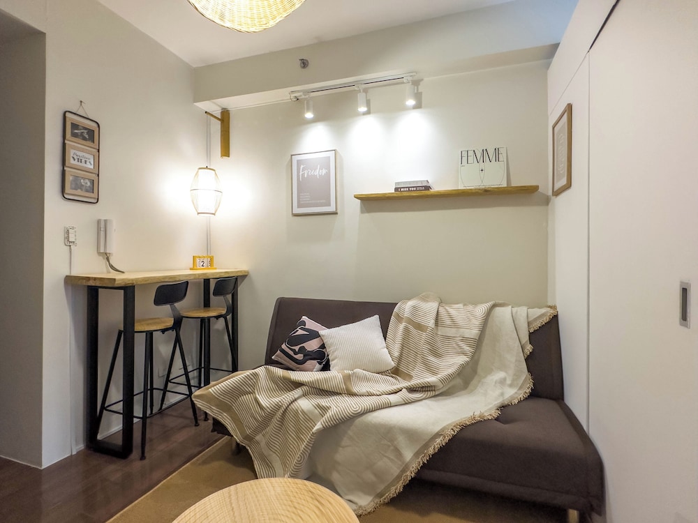 Signature Condo, Multiple Beds, Kitchen, City View