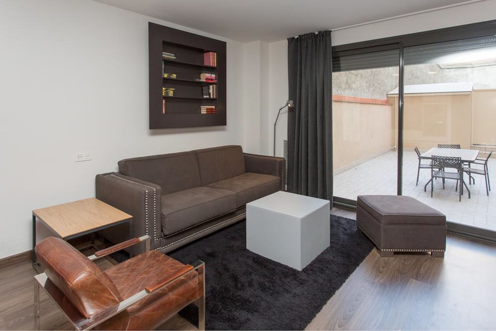 Duplex, 2 Bedrooms photo 2