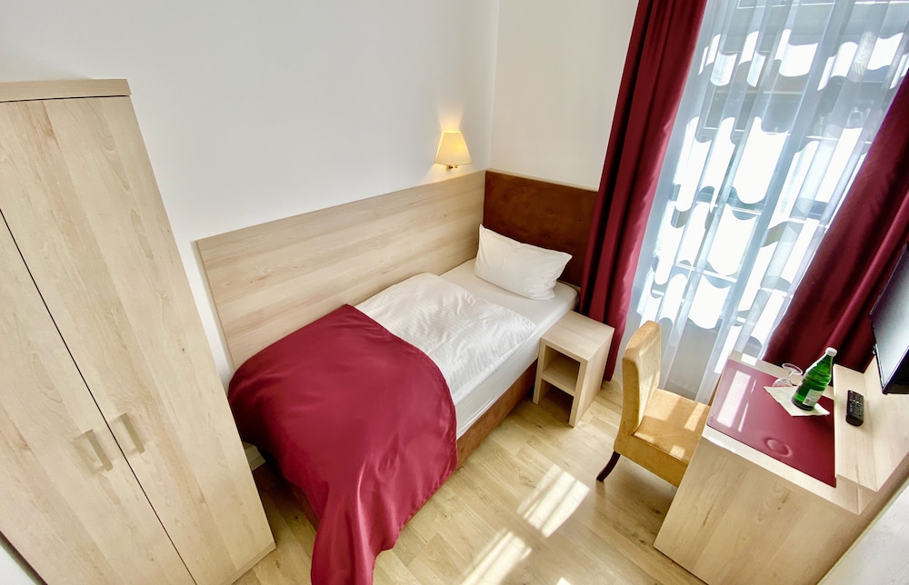 Economy Single Room