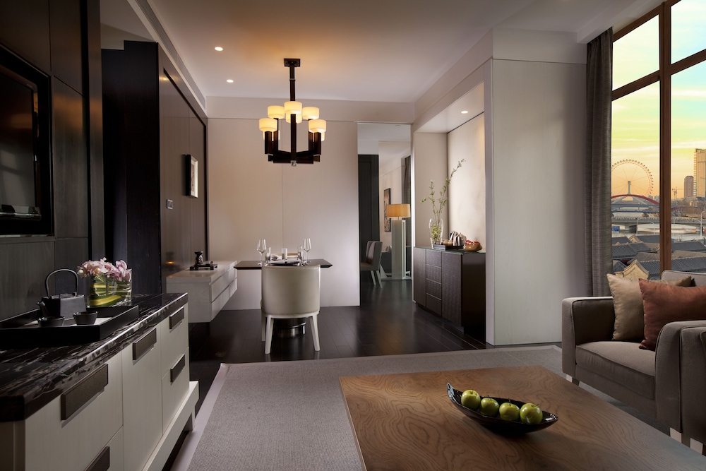 Premier Suite photo 1