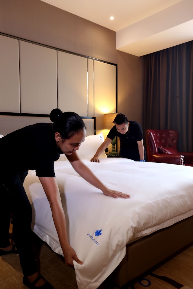 Deluxe Queen Room - Photo 20