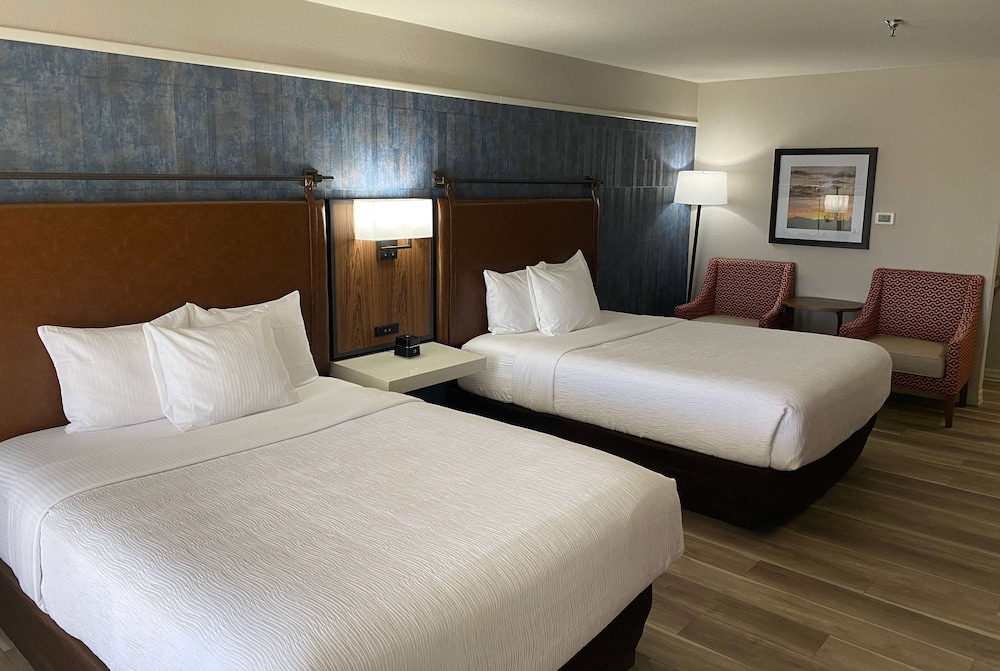 Room, 2 Queen Beds, Non Smoking - Photo 2