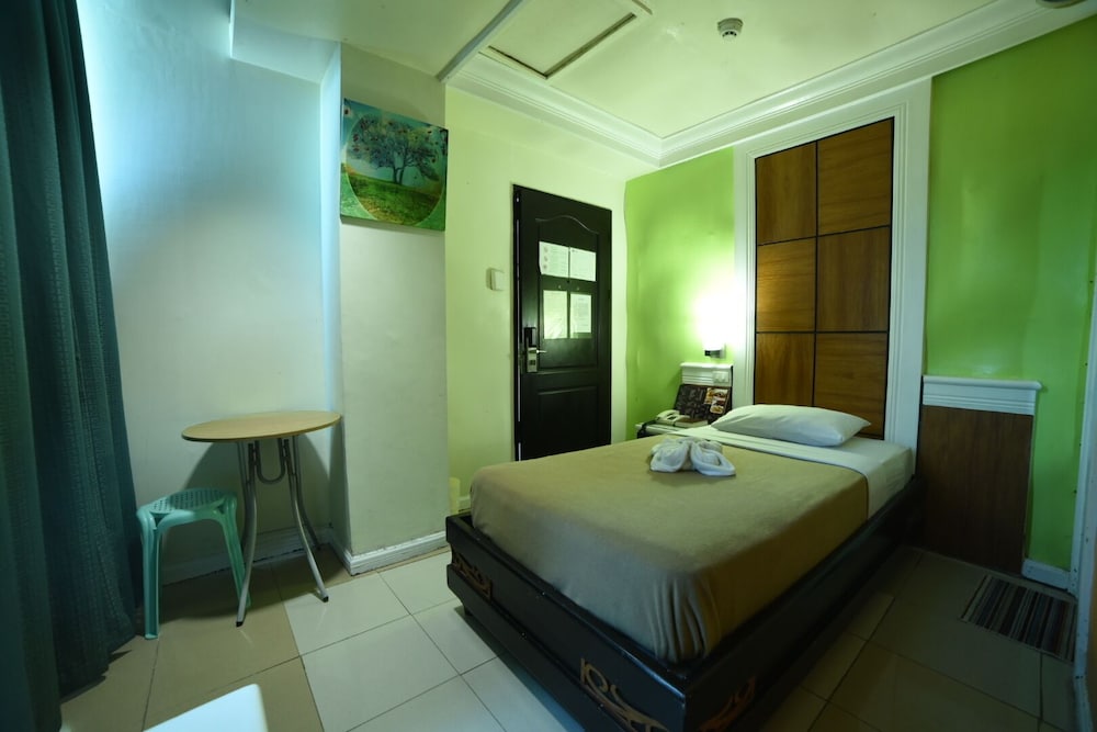 Superior Single Room, No Windows photo 2
