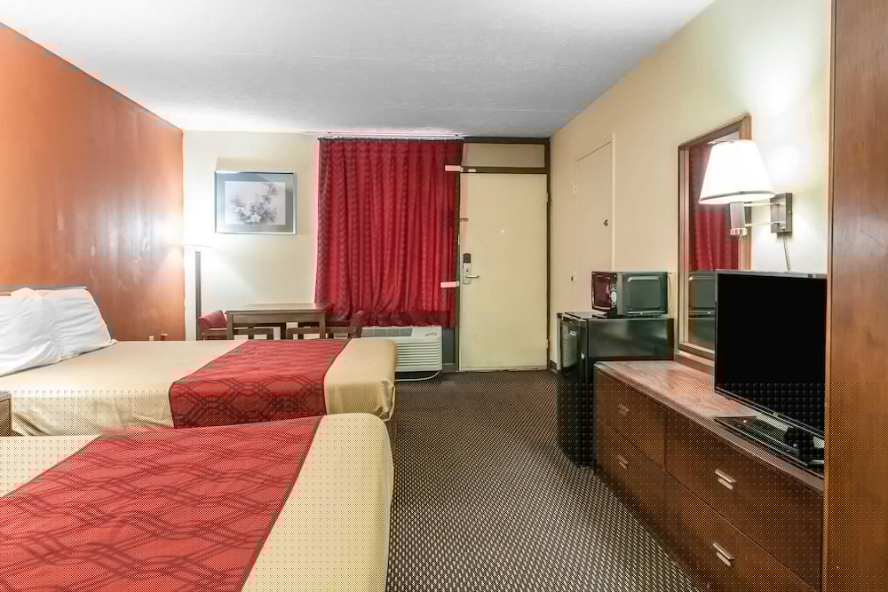 Standard Room, 2 Double Beds, Non Smoking - Photo 11