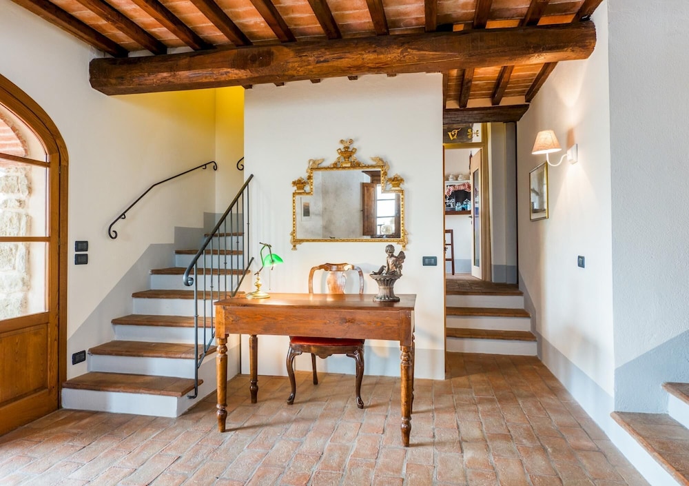 Villa photo 2