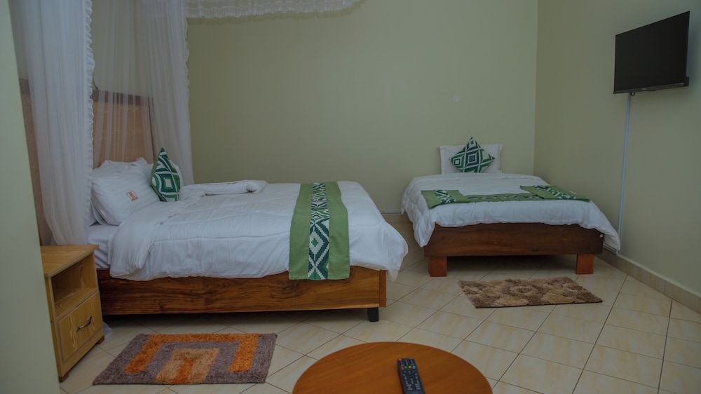 Family Room, Balcony, City View photo 1