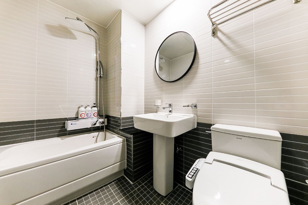 Deluxe Room - Photo 8