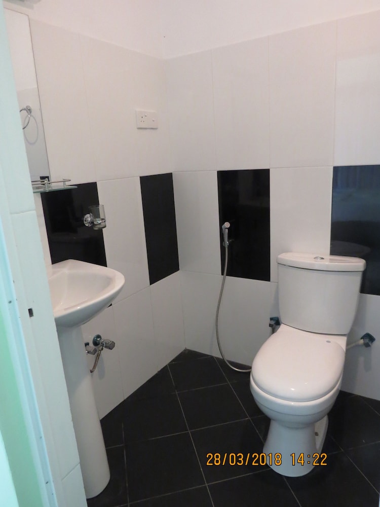 Standard Double Room, 4 Bedrooms, River View photo 3