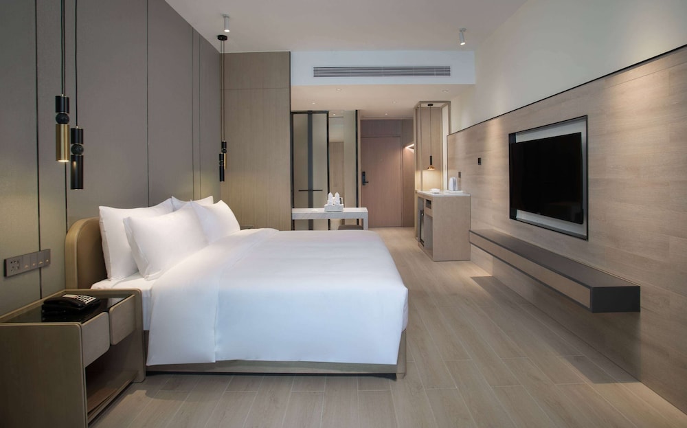 Room, 1 King Bed, Non Smoking, Sea View photo 1