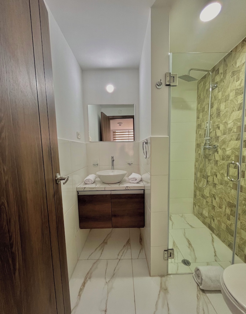 Deluxe Double Room Single Use, City View photo 3