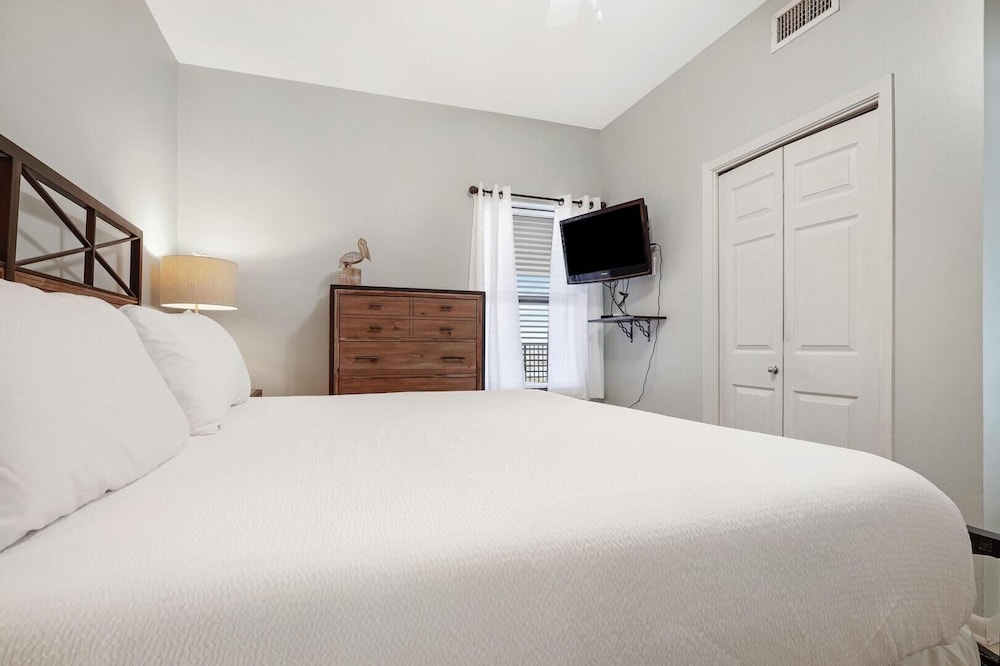Condo, Multiple Beds, Balcony, Ocean View photo 2