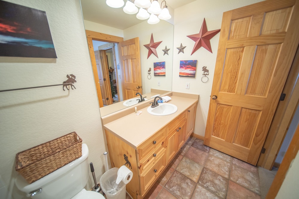 Premium Condo, 2 Bedrooms, Patio, Courtyard View (Tenderfoot Lodge 2611) photo 3