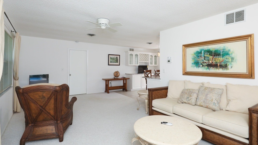 House, Multiple Beds, Pool Access (VGD27305) photo 3