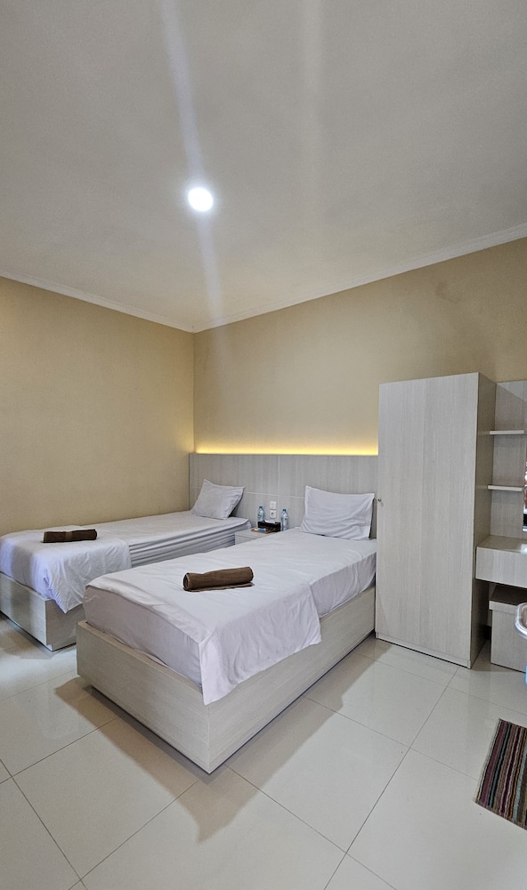 Standard Room, 2 Bedrooms photo 2