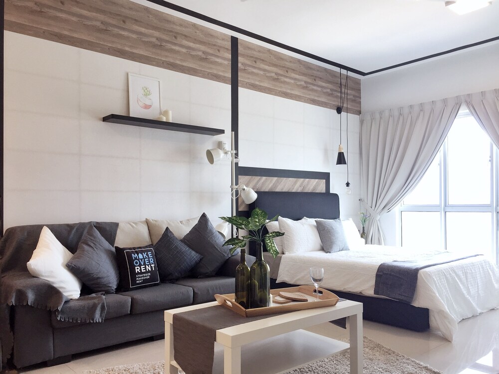 Studio (Condominium)