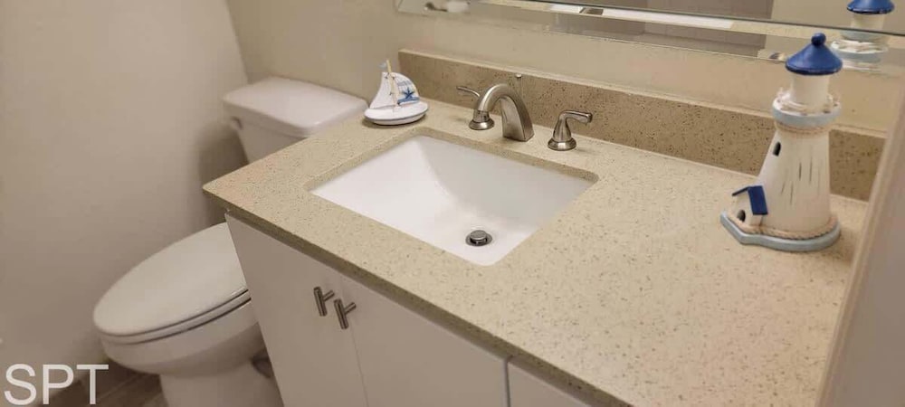 Condo, Multiple Beds, Balcony, Partial Ocean View photo 3
