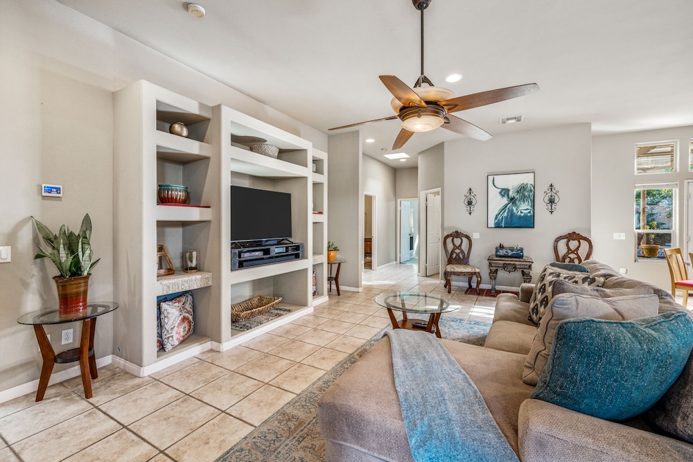 Luxury House photo 3