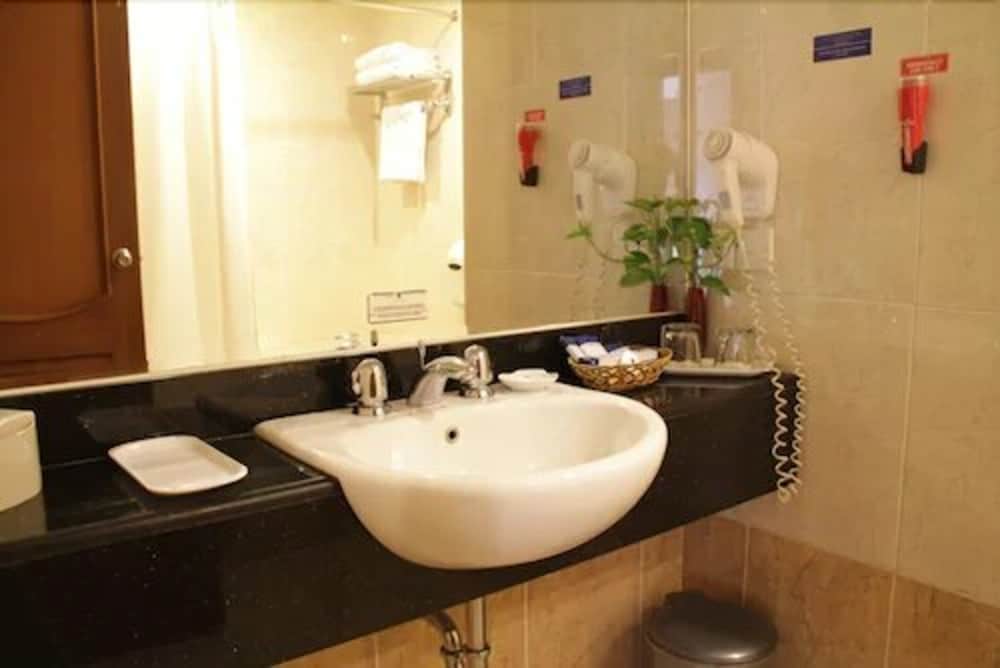 Suite (Pacific) photo 2