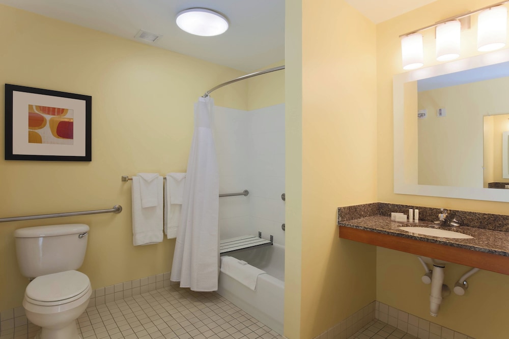 Suite, 2 Bedrooms - Photo 10
