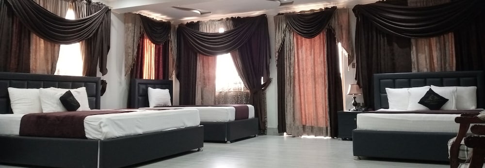 Deluxe Studio Suite