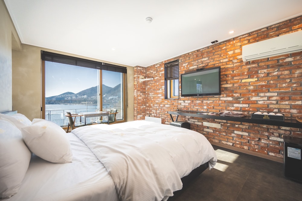 Deluxe Double Room, 1 Double Bed, Beachfront photo 1