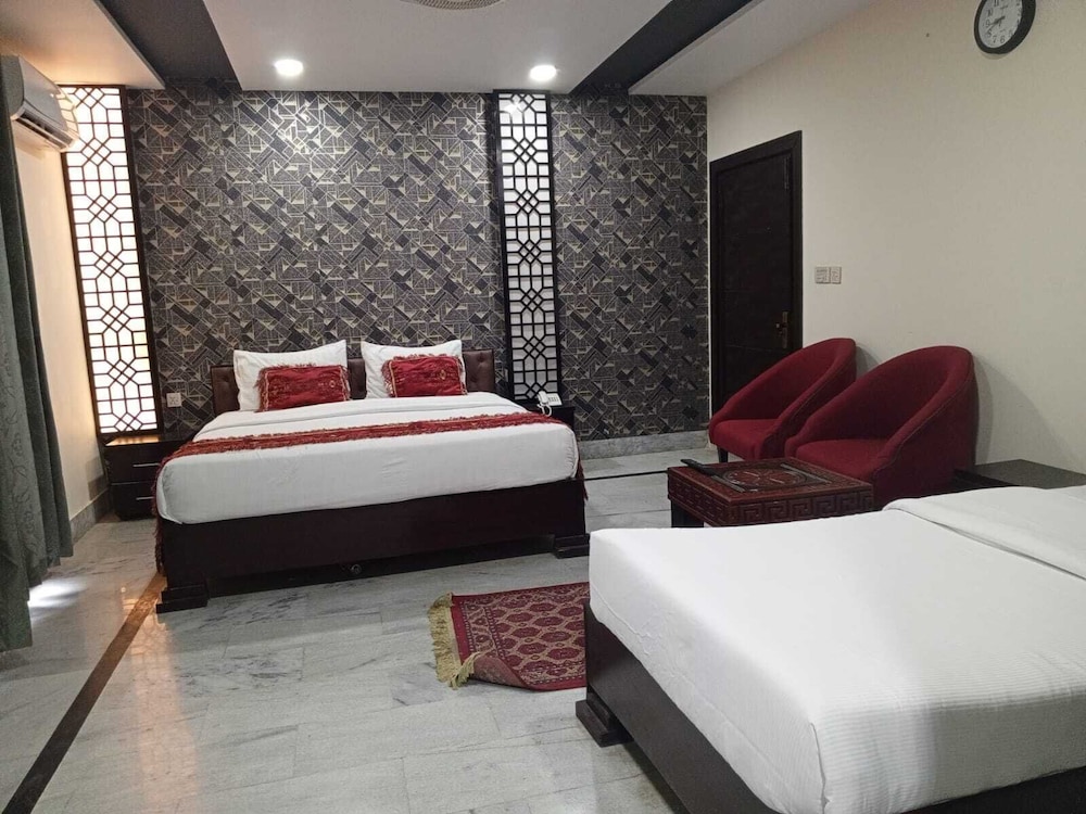 Deluxe Triple Room photo 2