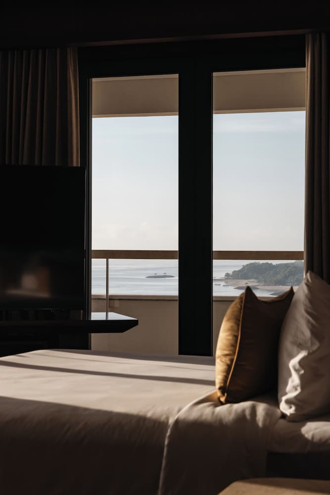 Deluxe Suite Ocean View