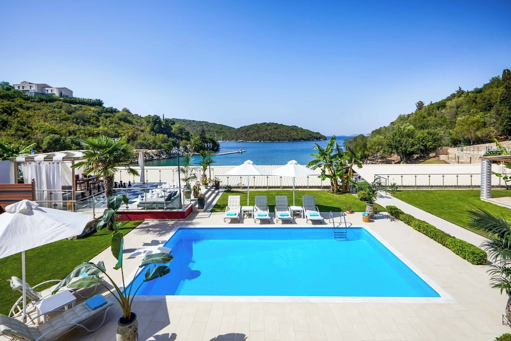 Villa (4 Bedrooms) photo 1