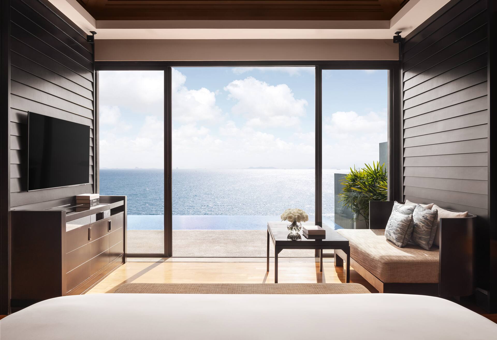 1-Bedroom Ocean View Infinity Pool Villa photo 1