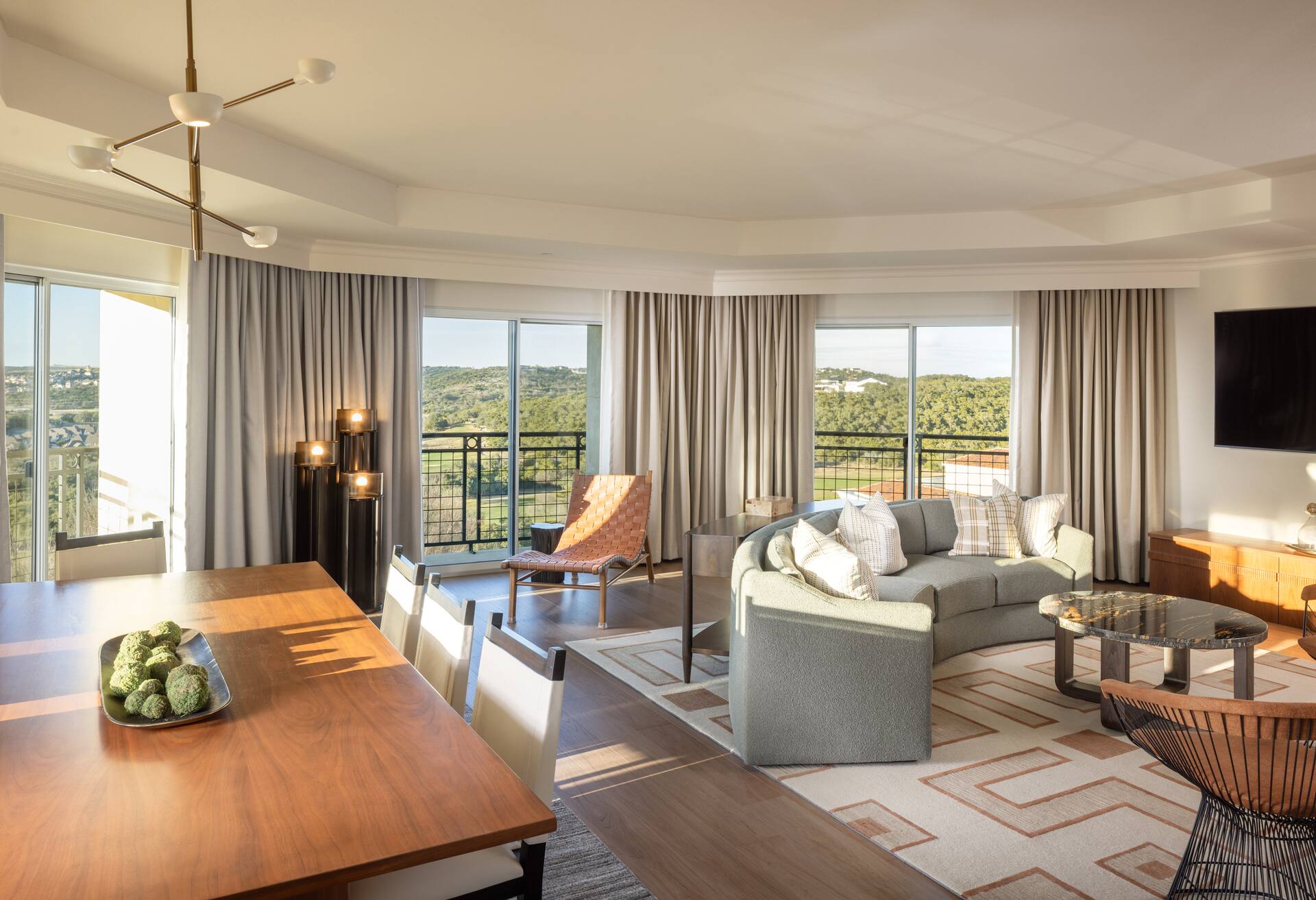 Presidential 1 Bedroom Suite - 1 King Bed