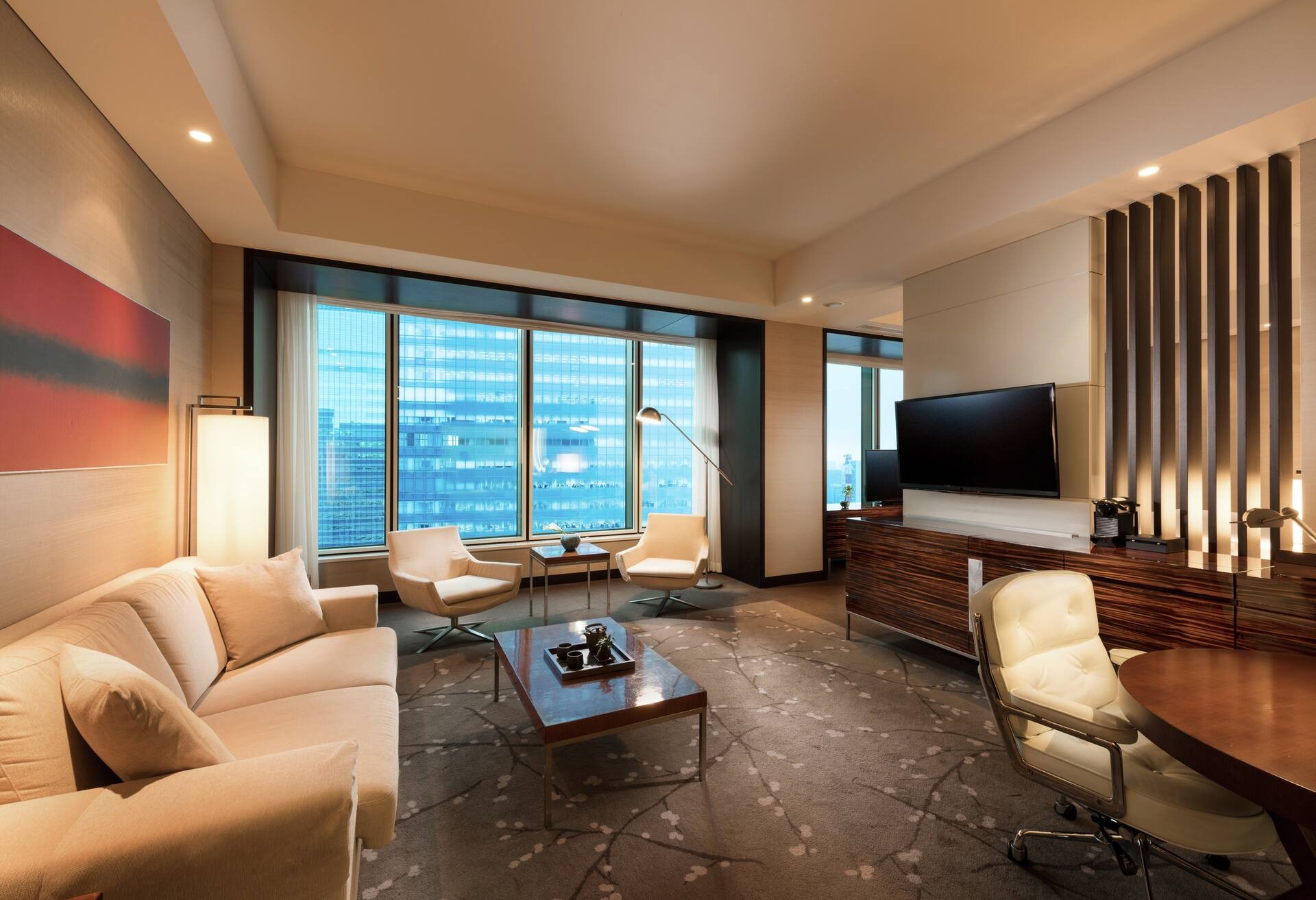 Twin Suite City Corner thumbnail 6