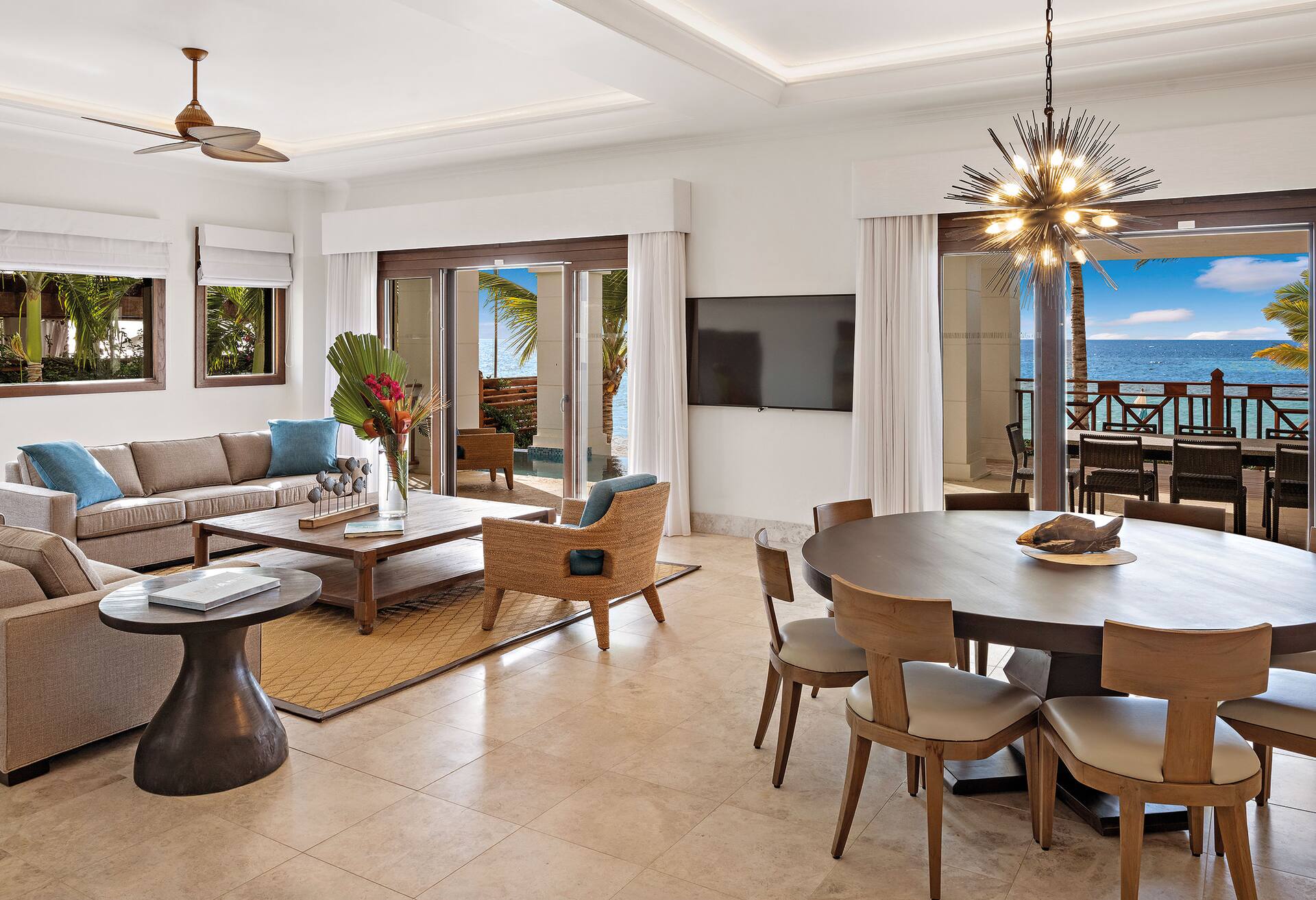 Beachfront Prm Suite 3 Bedroom Pool/kitchen photo 1