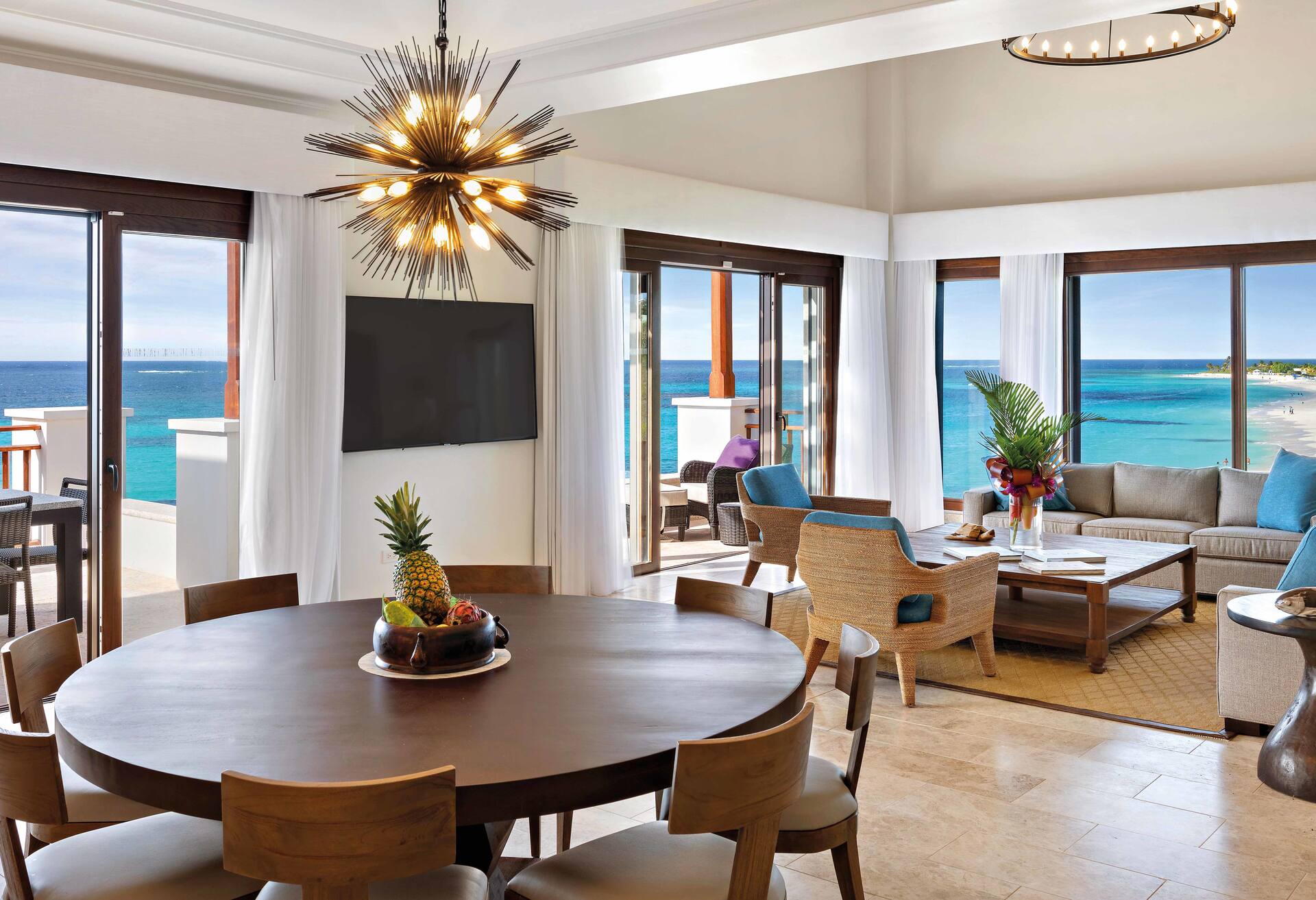 Beachfront Pres Suite 2 Bedroom Pool/kitchen