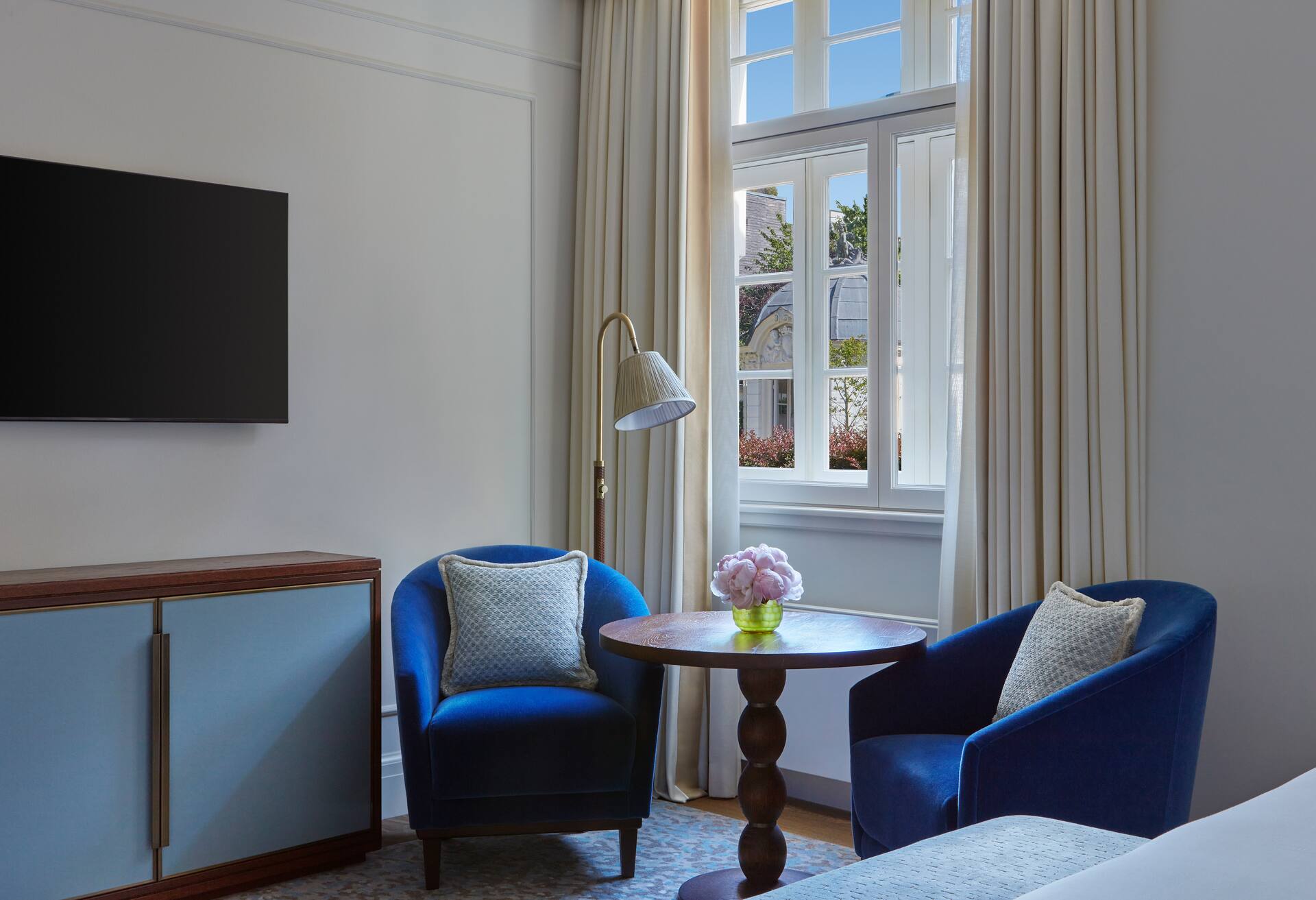 King Grand Premier with Outdoor Space