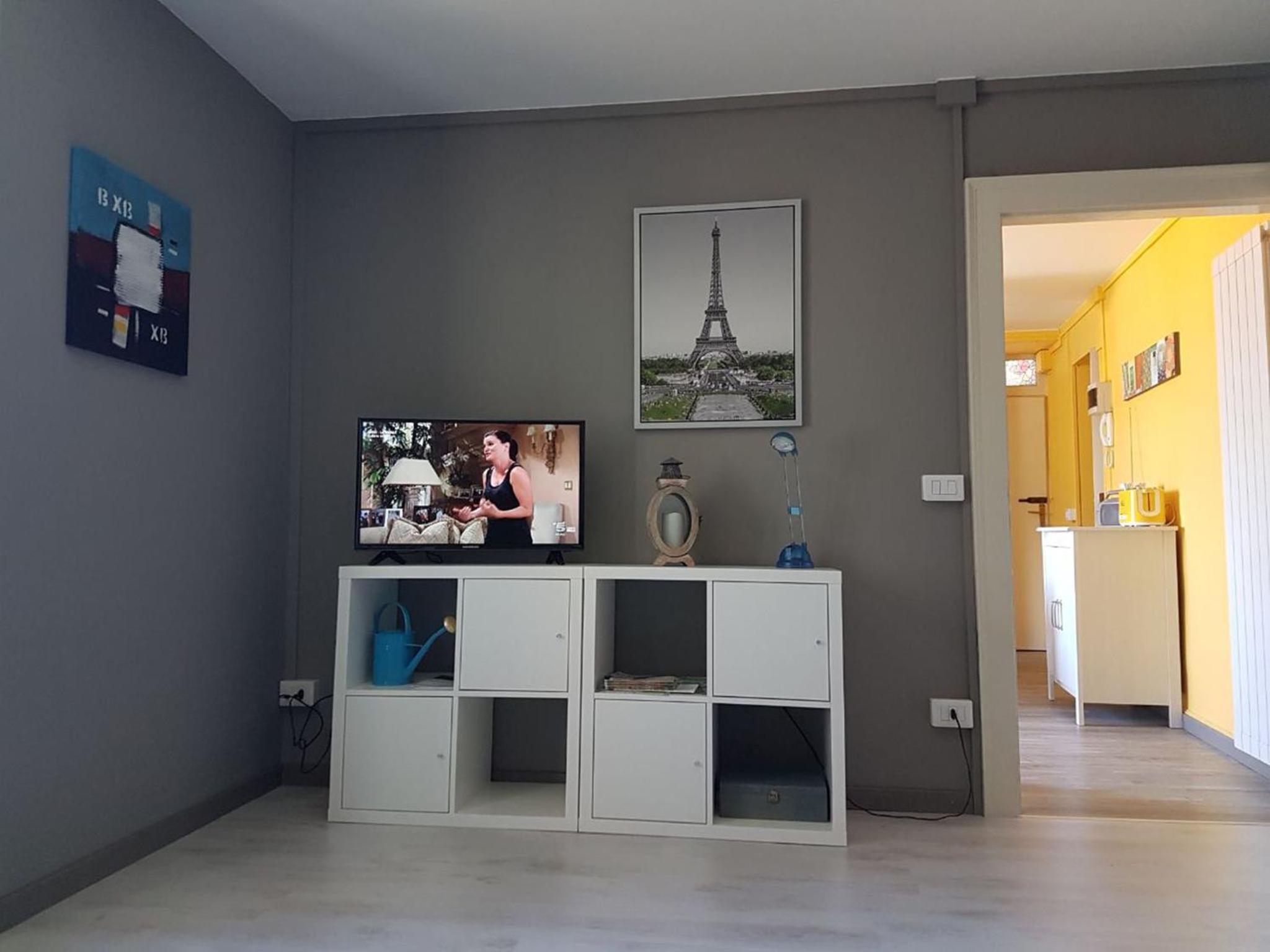 Apartment photo 2
