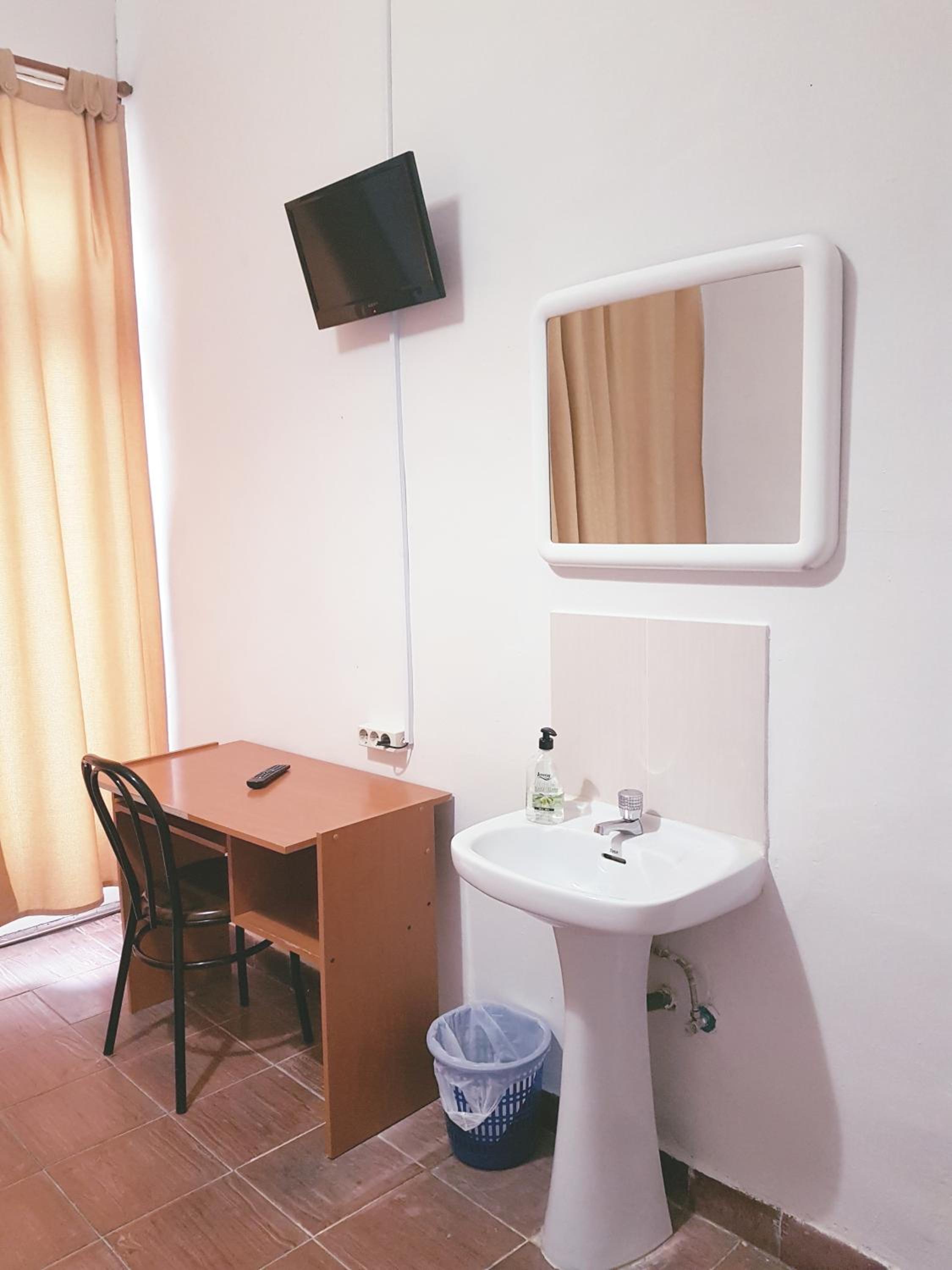 Triple Room with Shared Bathroom photo 2