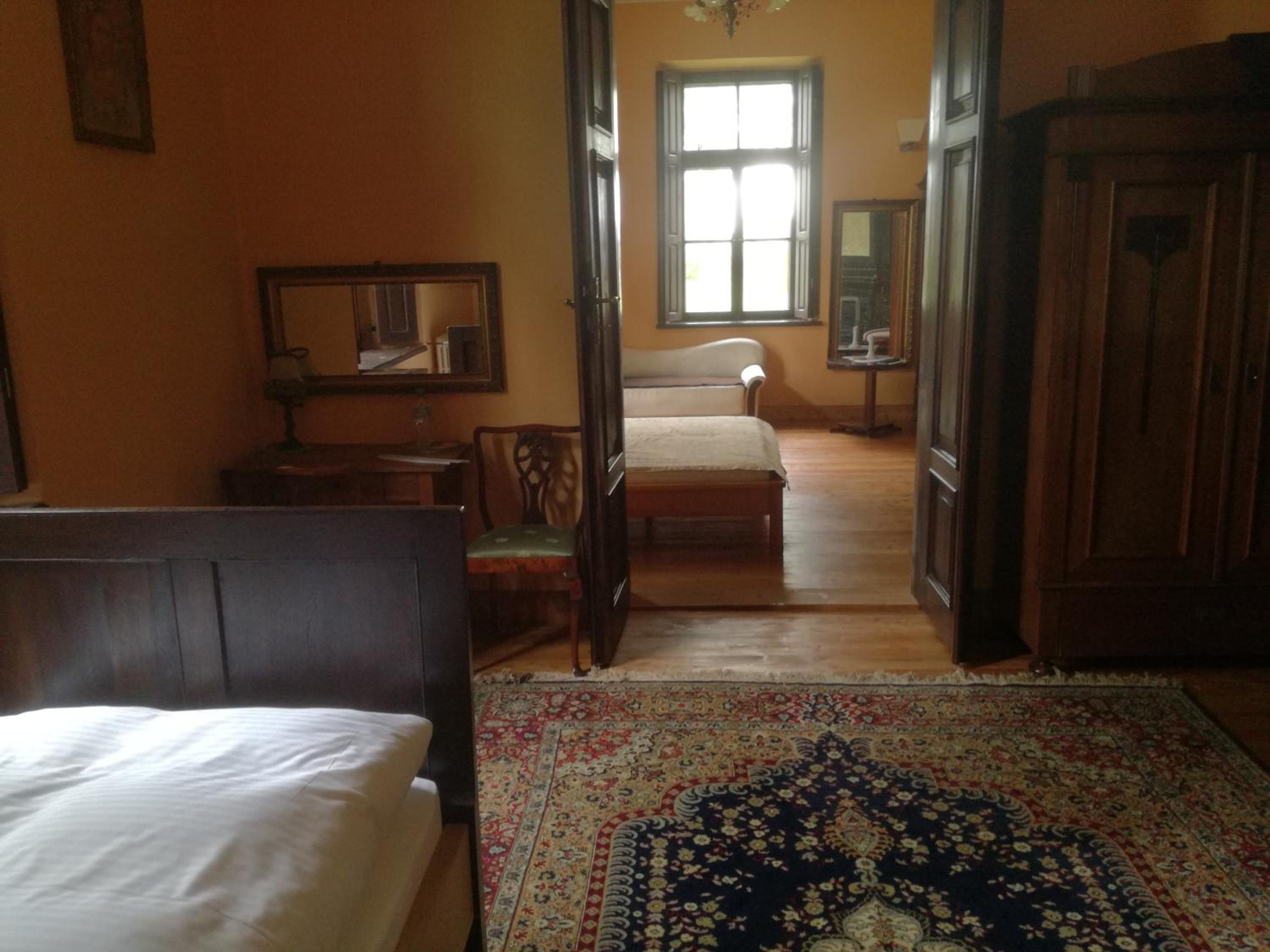 Large Double Room photo 1