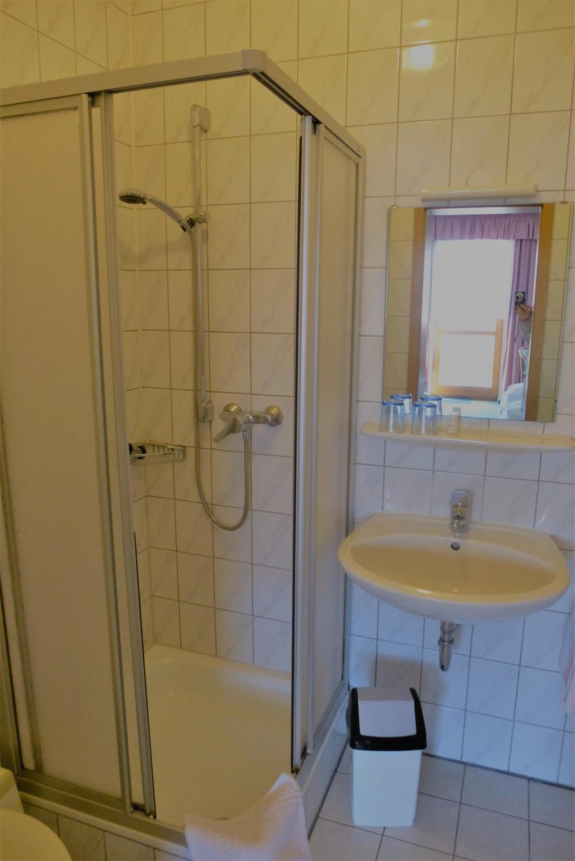 Double Room with Balcony - Photo 2