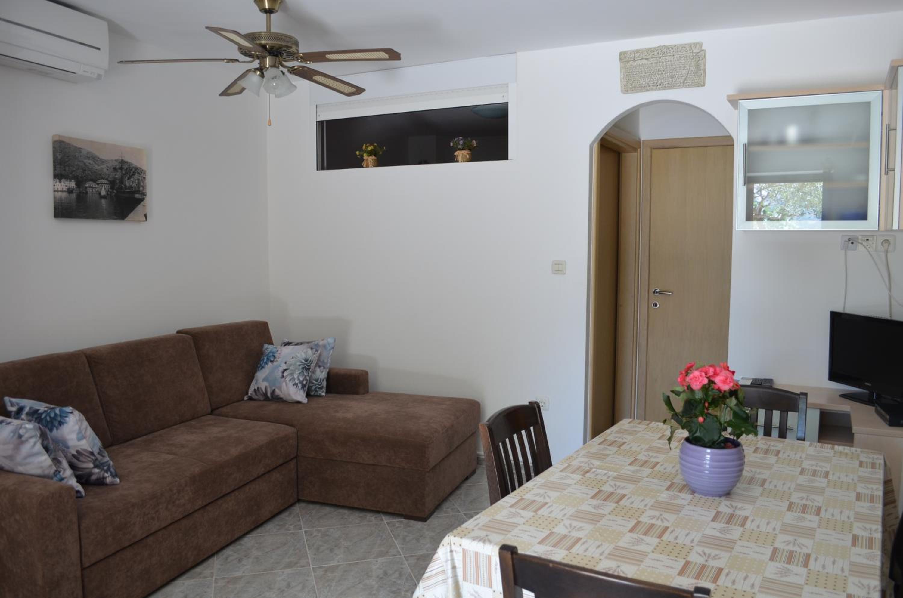 One-Bedroom Apartment with Terrace and Sea View