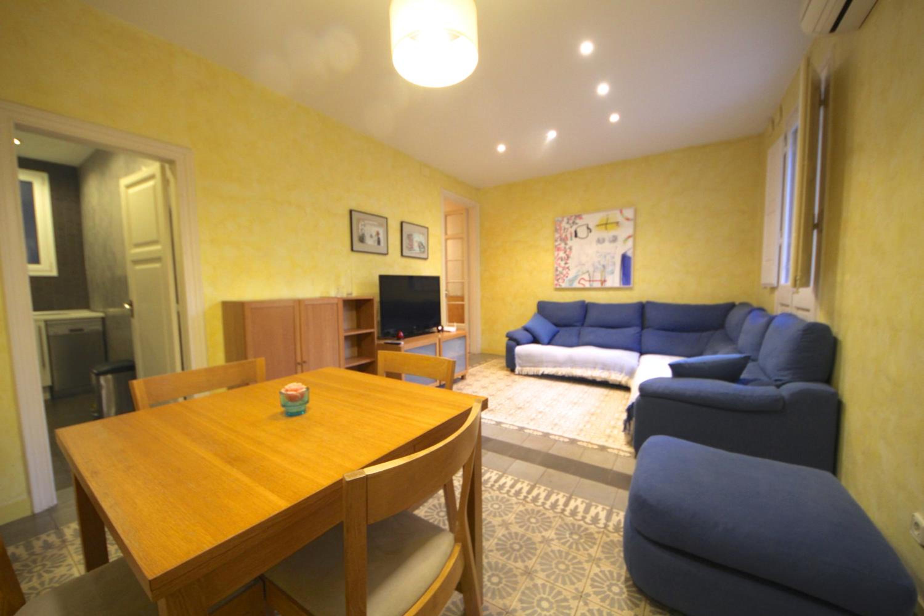 Apartamento con Balcón
