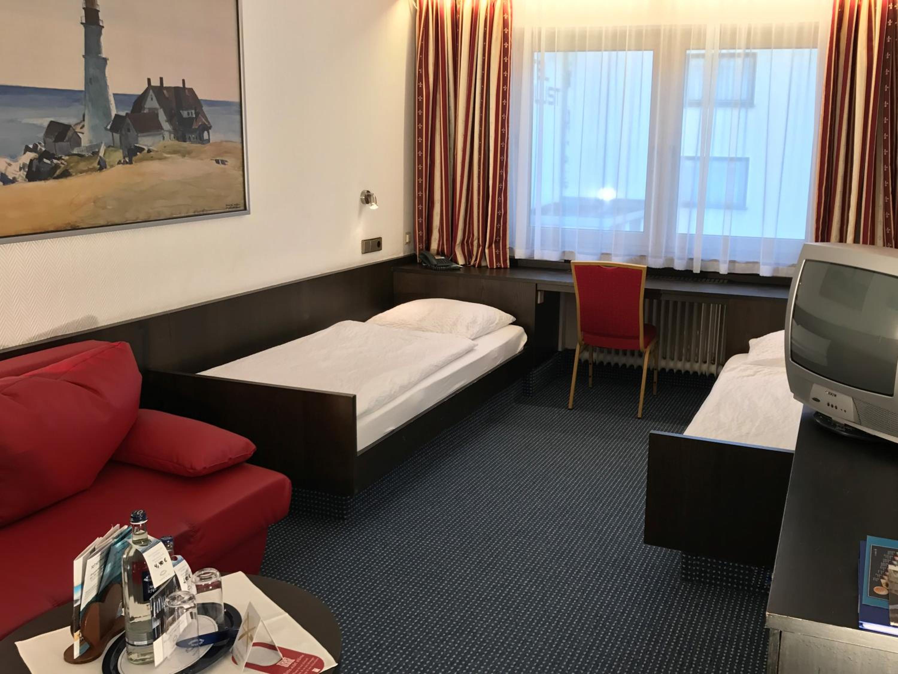 Twin Room - Photo 1