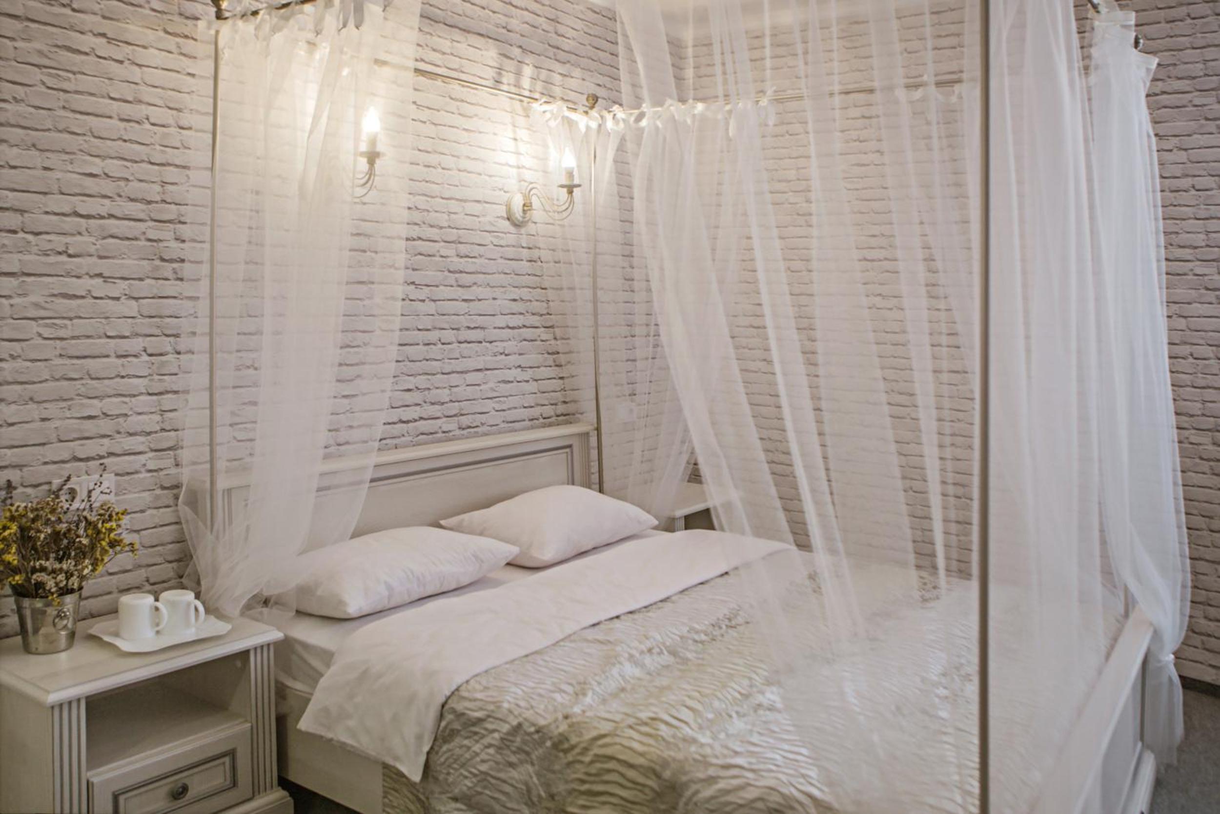 Studio with Spa Bath