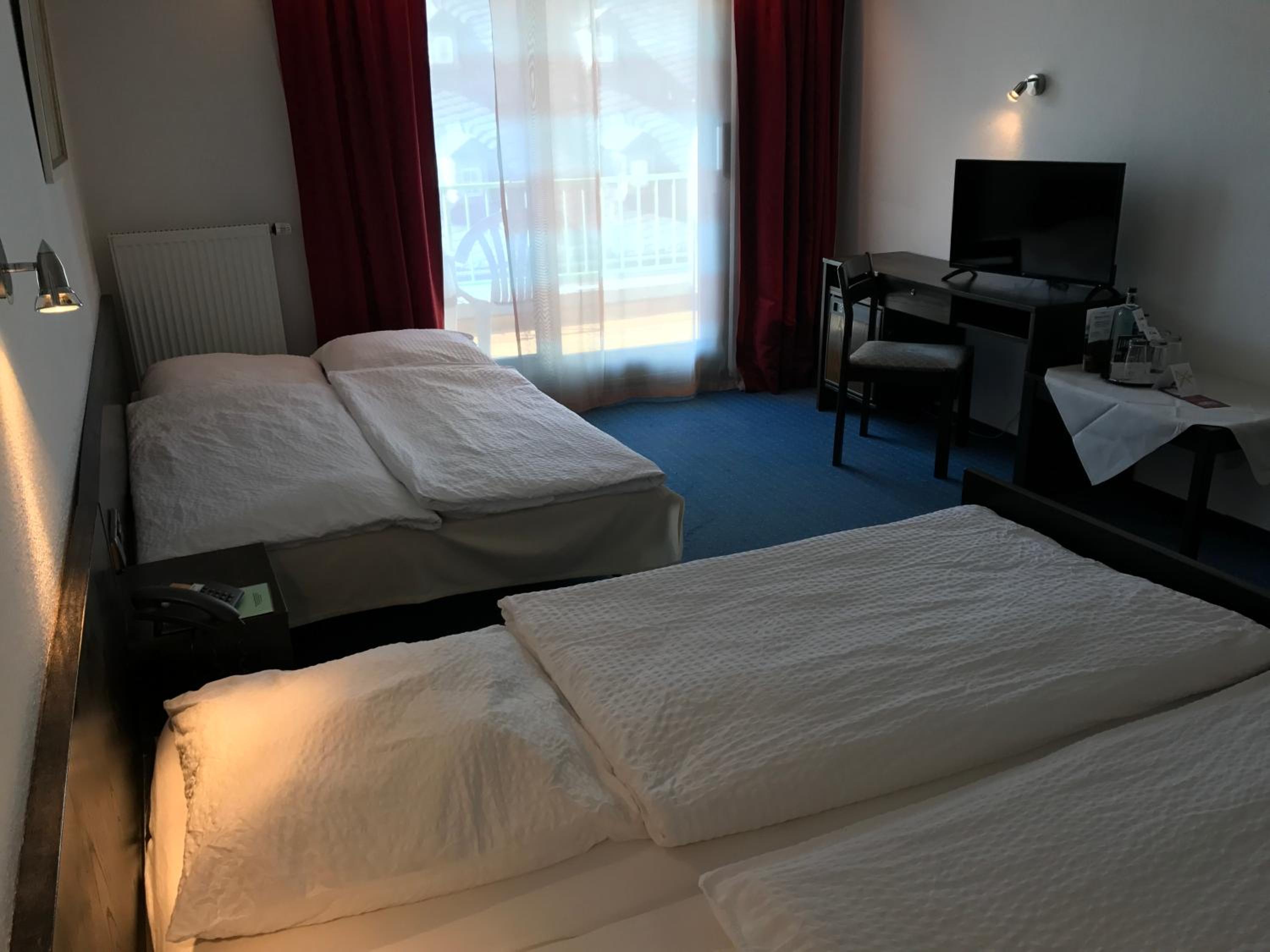 Classic Quadruple Room - Photo 4