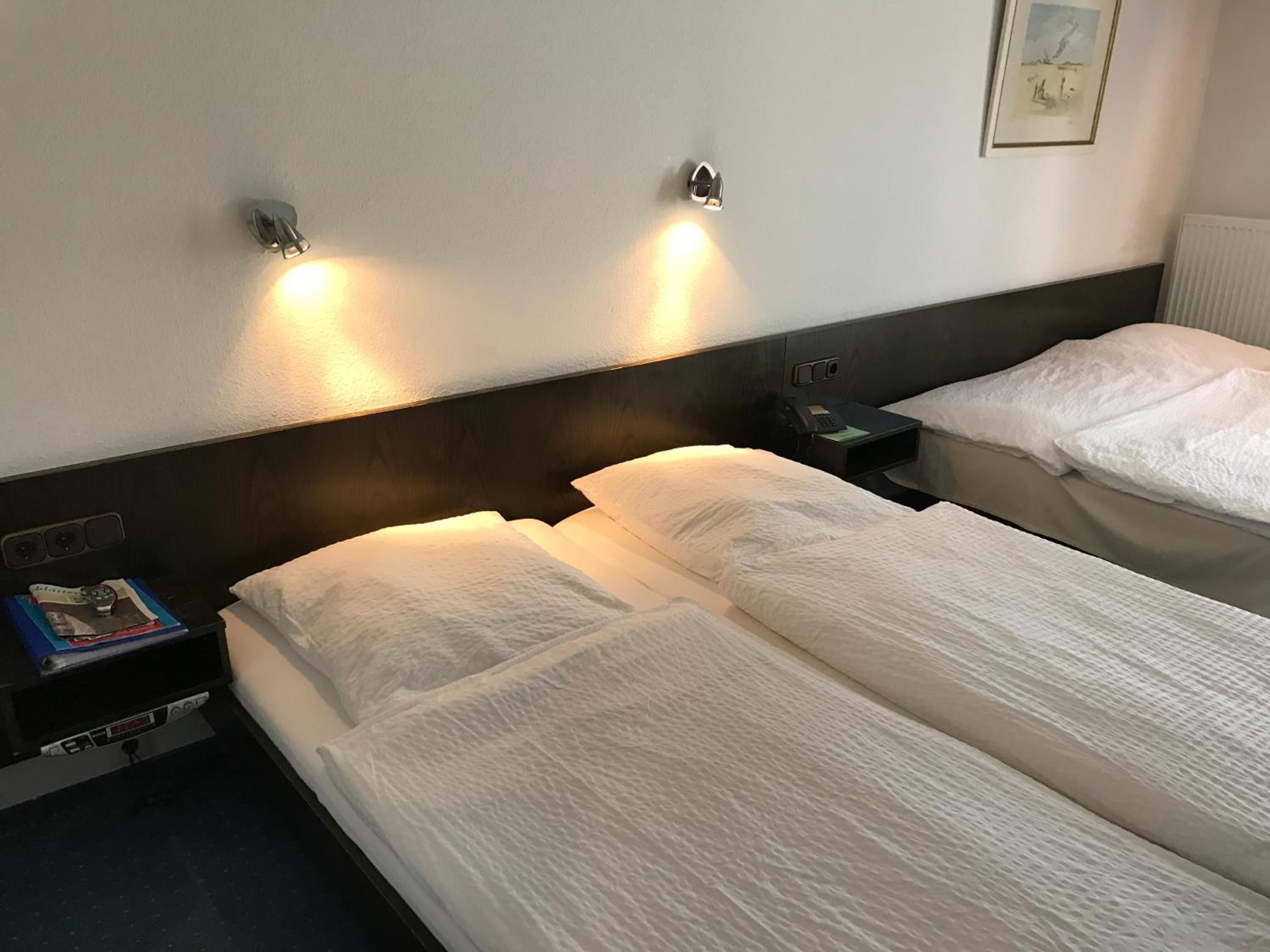 Triple Room - Photo 9