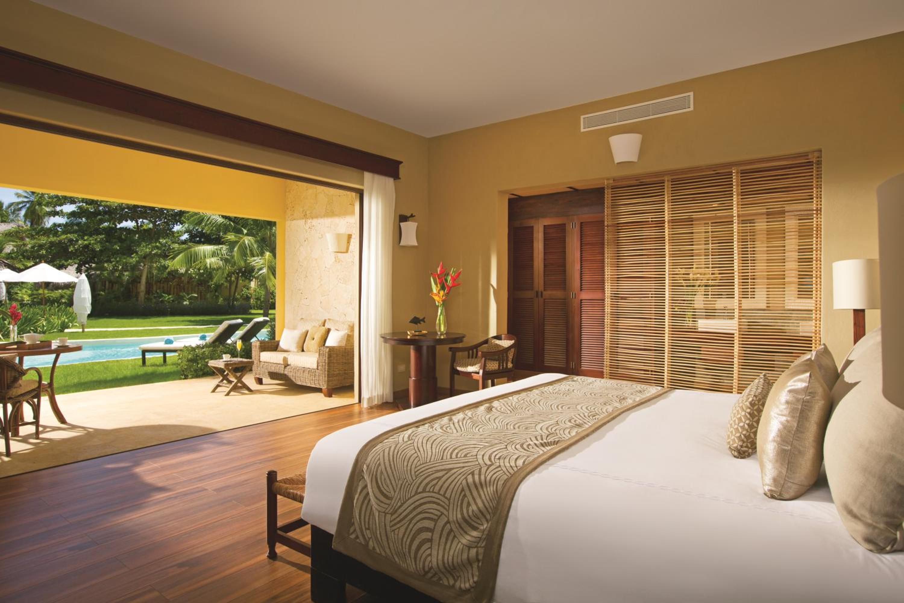 Romantic Junior Suite Agua Swim Up King