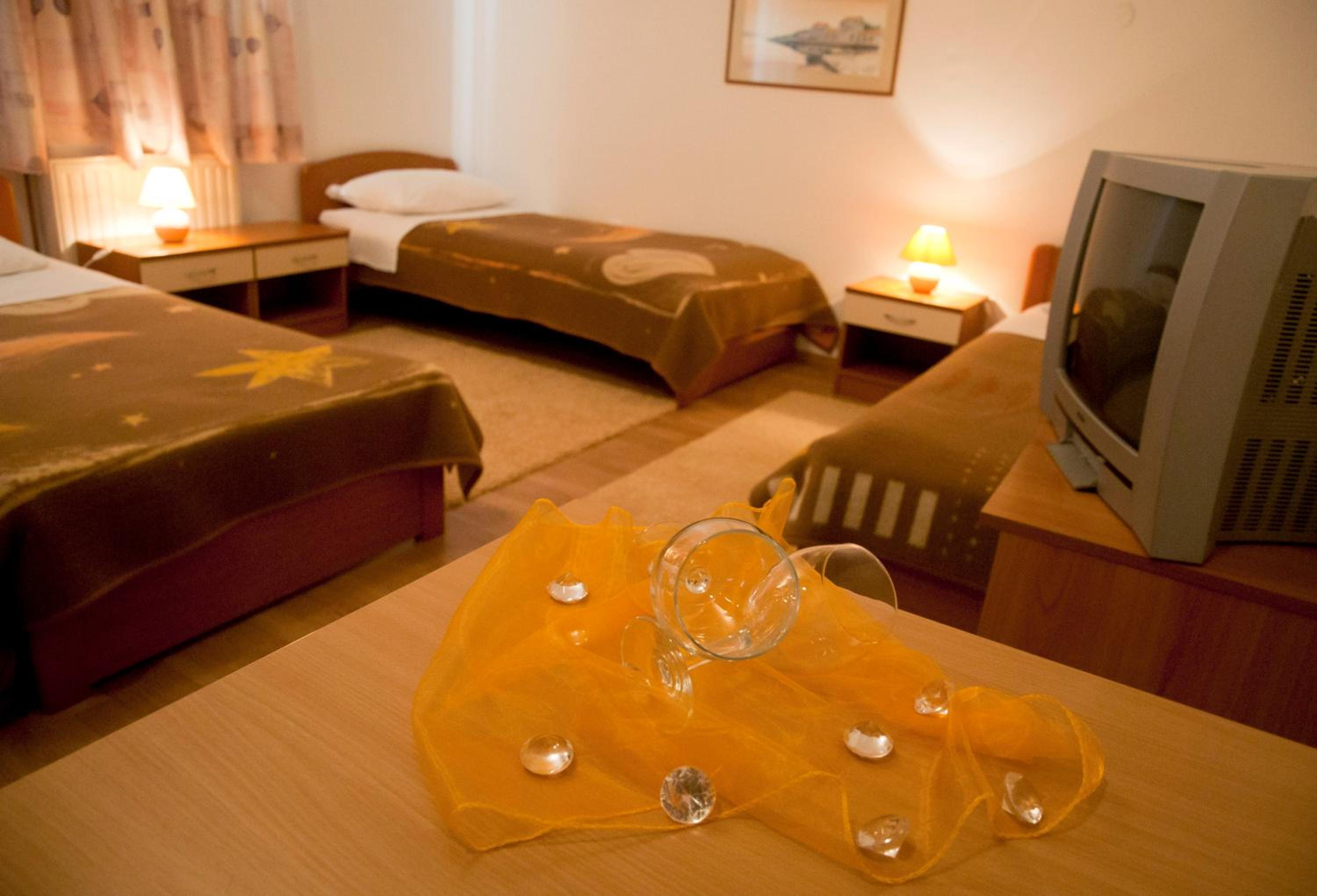 Triple Room - Photo 10
