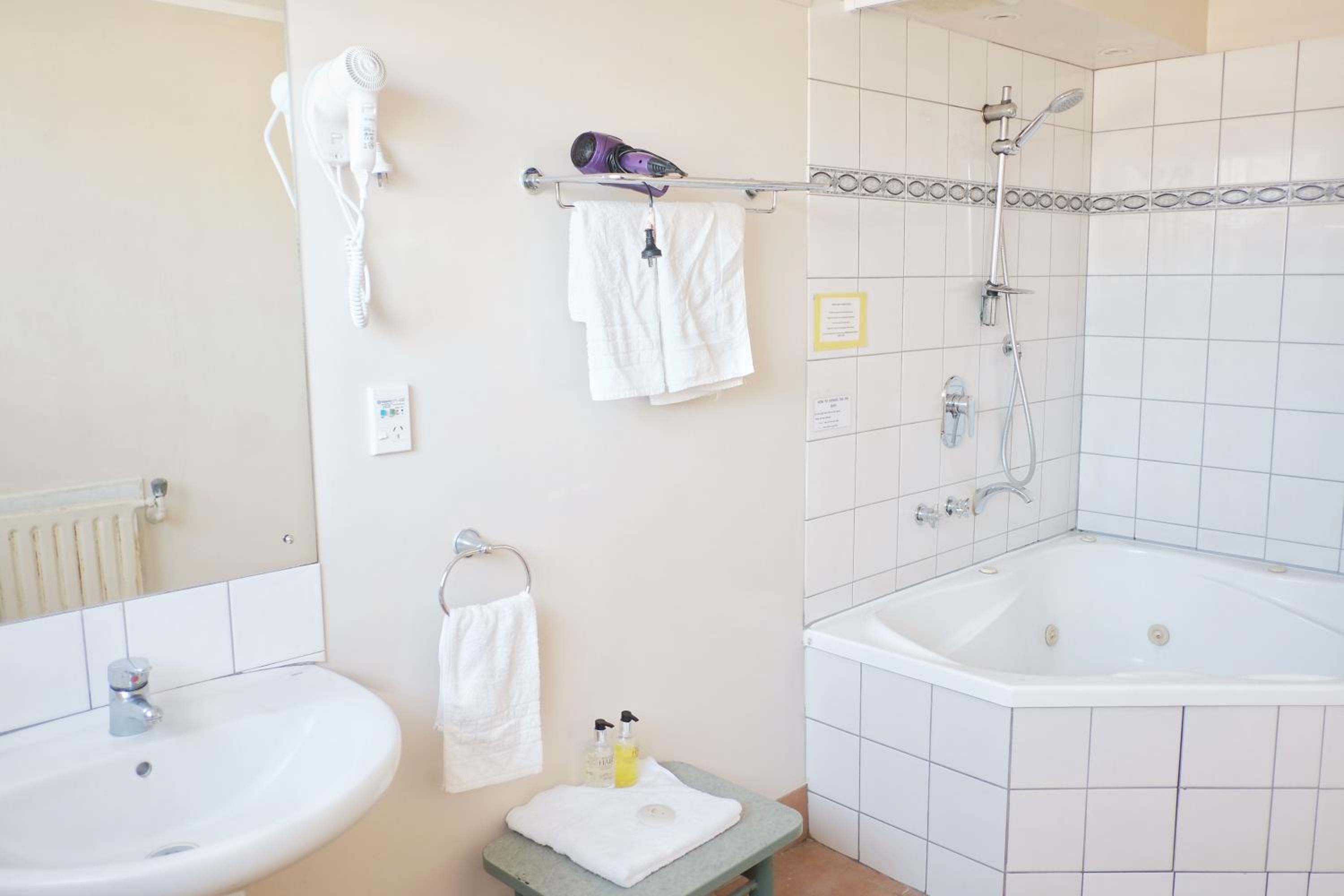 Studio with Spa Bath photo 2