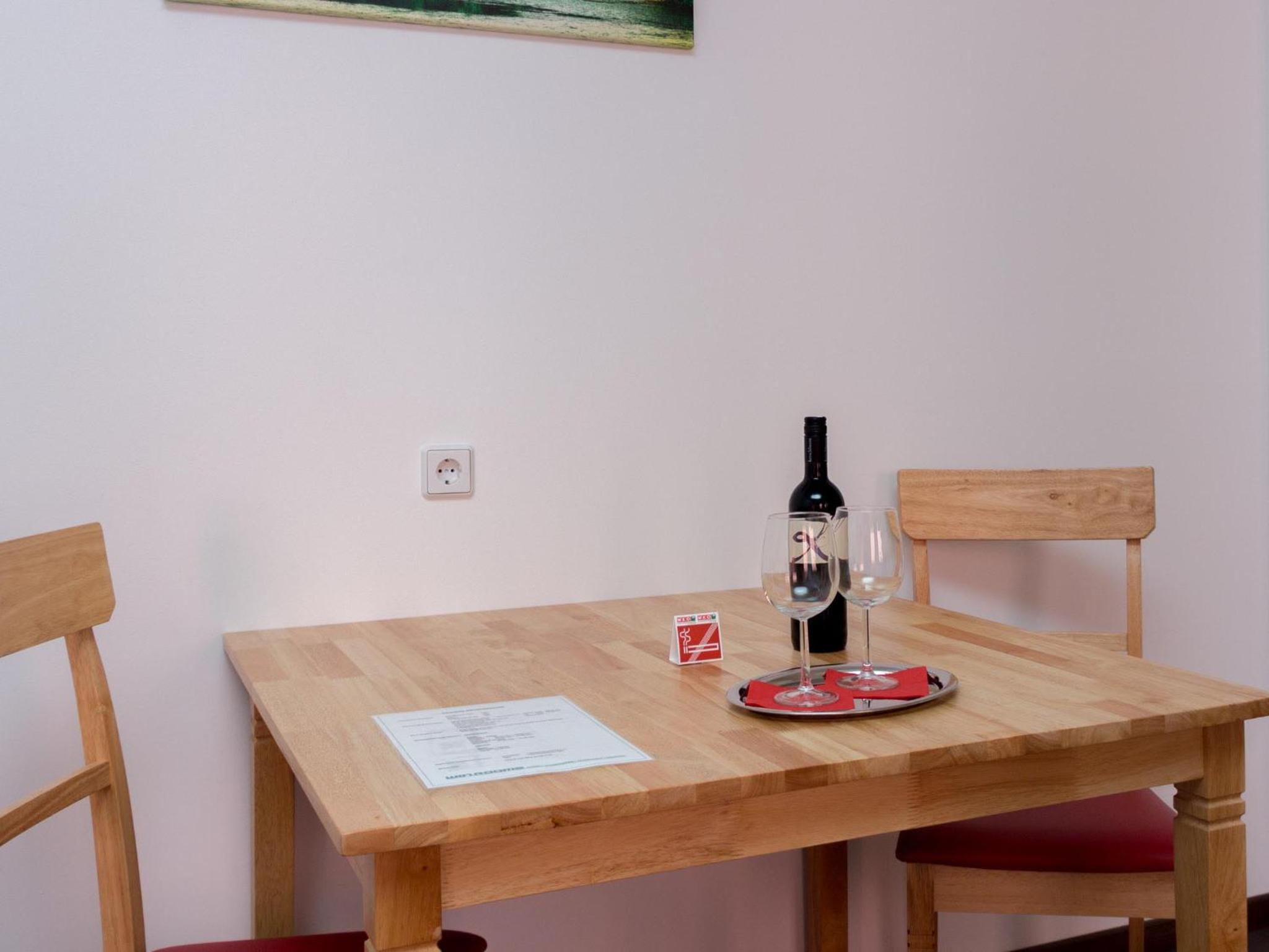 Studio - Photo 10