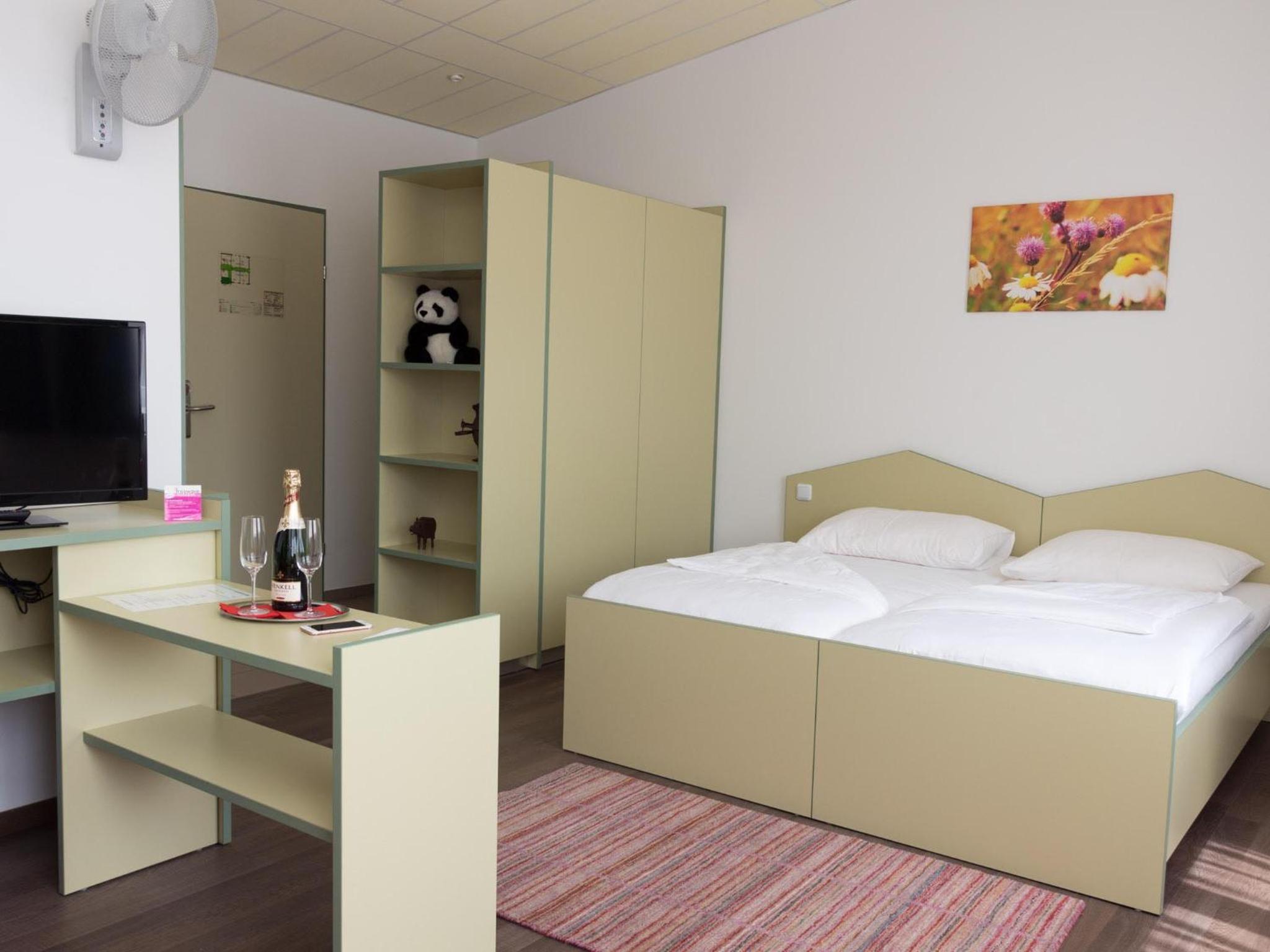Double or Twin Room - Photo 3